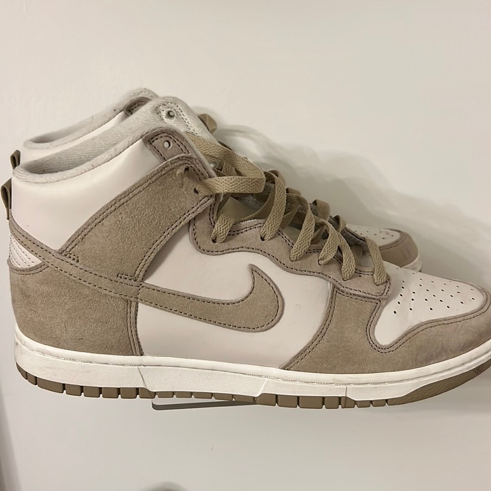 Tan/Beige Nike Dunks!!